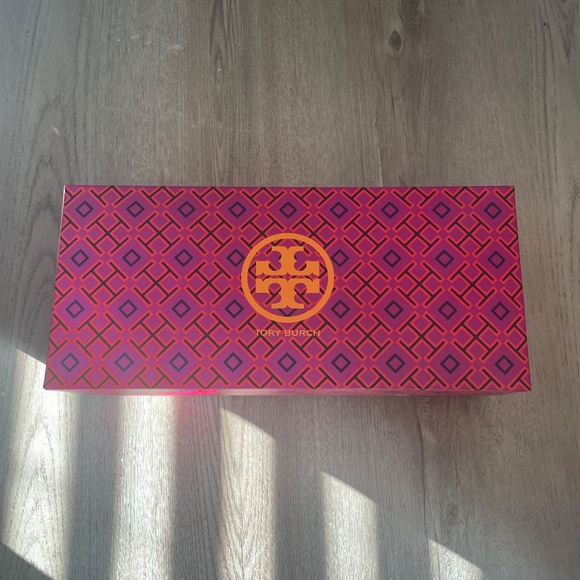 Tory Burch - Picture 5 of 5